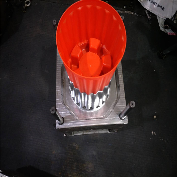 個性水杯模具及產(chǎn)品