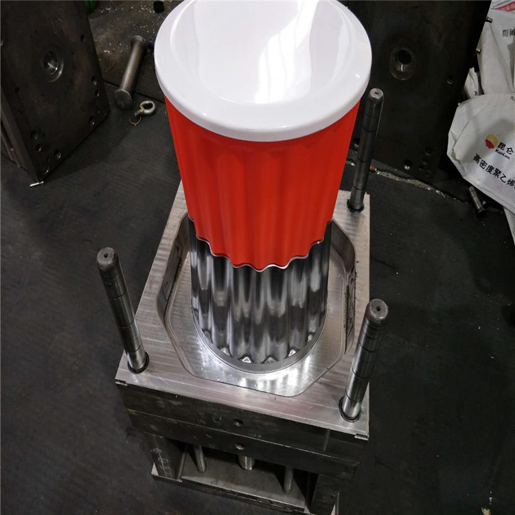 個性水杯模具及產(chǎn)品