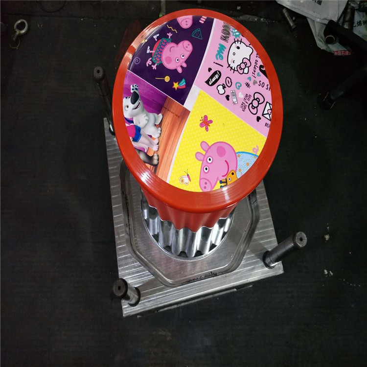 個性水杯模具及產(chǎn)品