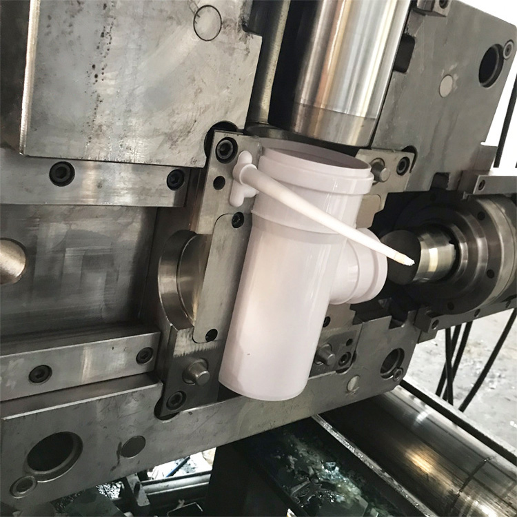 三通模具及產(chǎn)品